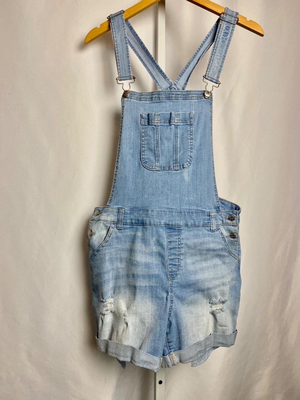 💙 3/$6 Wax Jeans Women’s Light Wash Denim Distressed Overall Shorts XL